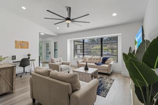 Large Outdoor Living Space, Pool Table and Heated Pool - Oasis of Port Charlotte - Roelens - Yonkers - 5