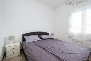 Apartments with parking space Donji Karin, Novigrad - 22350 - 1
