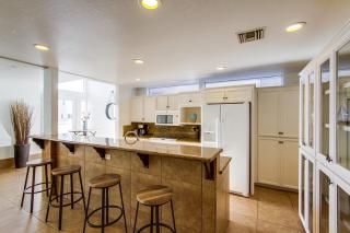 Massive Beach Home with Ocean View & Amazing Rooftop - San Diego - 8