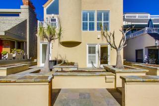 Massive Beach Home with Ocean View & Amazing Rooftop - San Diego - 4