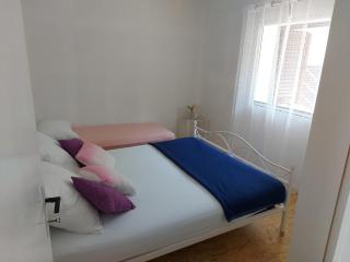 Seaside secluded apartments Cove Pobij, Hvar - 9704 - 1