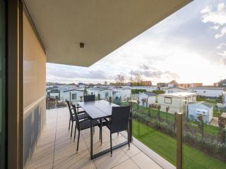 Flat near beach and Normand Park - 6