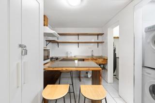 Bright Private Room - Nearby CBD UTS USYD - Seconds to Famous Eateries - Shared Bathroom - Sydney - 1