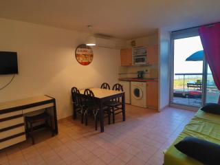 Studio cabine climatisé en front de mer avec WIFI - FR-1-472A-305 - 7