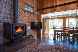 Warrina - Overlooks Ovens River and five minute walk into town - Bright - 8