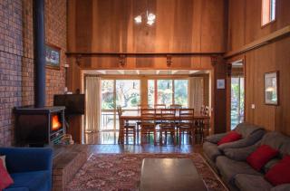 Warrina - Overlooks Ovens River and five minute walk into town - Bright - 7