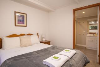 Warrina - Overlooks Ovens River and five minute walk into town - Bright - 3