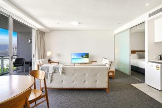 903 Harbour Lights with Ocean Views - Cairns - 5