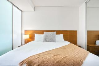 903 Harbour Lights with Ocean Views - Cairns - 3