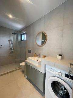 Aphrodite Suite byArtistUnknown - Vari - 5