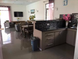 4-Bedroom Luxury house with Pool and A/C - Grand Baie - 3