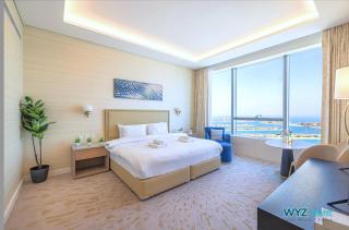 Breathtaking 1BR in Palm Tower, with Sea View - Dubai - 7