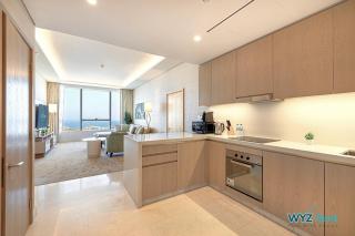 Breathtaking 1BR in Palm Tower, with Sea View - Dubai - 8