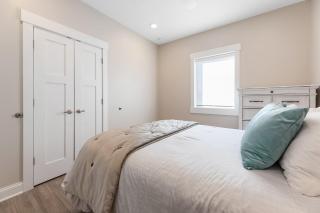 Luxury Downtown 3BDR Lake View 2nd Floor Condo on West Bay 201W - 0