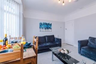 "Eastville Court Rhyl" by Greenstay Serviced Accommodation - A Cosy 2 Bedroom Bungalow with Parking, Dog Friendly, Close To Beaches, Shops & Restaurants - Ideal for Families, Friends, Couples & Business Travellers - 1