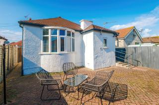 "Eastville Court Rhyl" by Greenstay Serviced Accommodation - A Cosy 2 Bedroom Bungalow with Parking, Dog Friendly, Close To Beaches, Shops & Restaurants - Ideal for Families, Friends, Couples & Business Travellers - 7