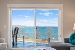 Luxury Downtown 2BDR Lake View 2nd Floor Condo on West Bay 202W - 5
