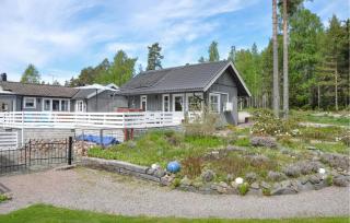 Amazing Home In Hammarö With Lake View - Hammarö - 9