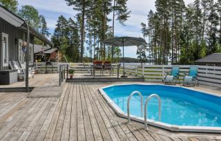 Amazing Home In Hammarö With Lake View - Hammarö - 5