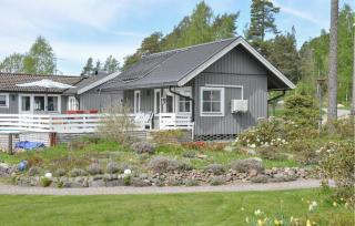 Amazing Home In Hammarö With Lake View - Hammarö - 2