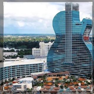 Amazing 5 Bedroom Pool Home - Minimum 28 days Stay Only Great Location! - 2