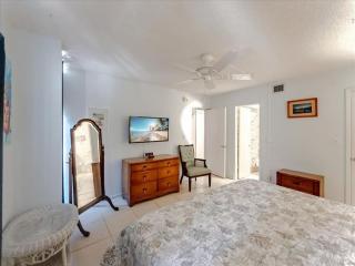 Beachfront oasis, heated pool and garden view #17 - 8