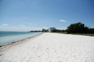 Cozy beachfront oasis, heated pool & ocean views #13 - Marathon - 2