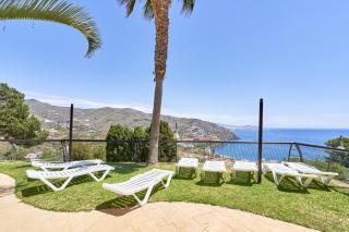 Excellent views, Beach and mountain - 9