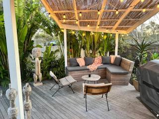 Bamboo Beach House & Studio - 6