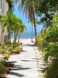 Relaxing beachfront getaway with heated pool #4 - Marathon - 7