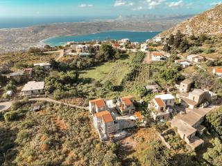 Agapi's Charming Retreat - Rustic Escape By Chania - Maláxa - 7