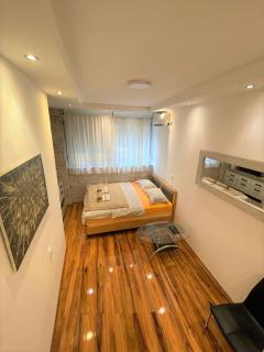 Welcome To Our Easygoing Apartment - 9