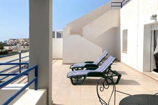 Ático con vistas al mar en primera línea de playa - 8