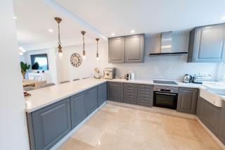 5B Townhouse in Puente Romano Hills - Marbella - 7