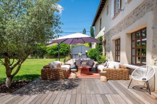 L'Antiquaire - Chic and trendy family house with garden and swimming pool - Écully - 0