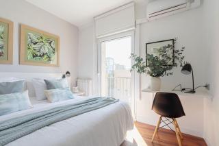 Sea Views from 4 Balconies Walk Score 90 - 2