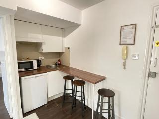 Apartment Sleeps 3 with Sofa Bed - 3