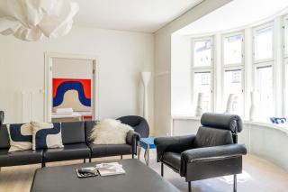 Stunning Downtown Retreat - 5
