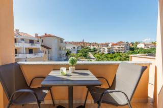 Beachfront Apartment Betty - Happy Rentals - Vrbnik - 4