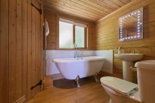 Egret Lodge with Hot-tub - 3