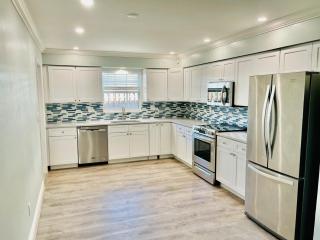 Recently renovated Beach House with fenced in yard - Naples - 9