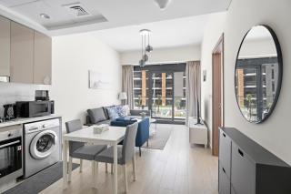 Beautiful 1 BR with Gym, Pool & Kid's Playground - 1