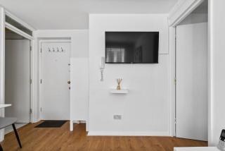 Shades of white in Mill Hill - Hendon - 3