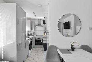 Shades of white in Mill Hill - Hendon - 2