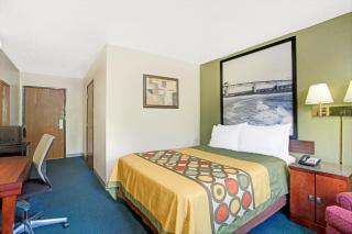 Super 8 by Wyndham Newport News/Jefferson Ave. - Newport News - 9