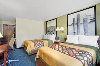 Super 8 by Wyndham Newport News/Jefferson Ave. - 3