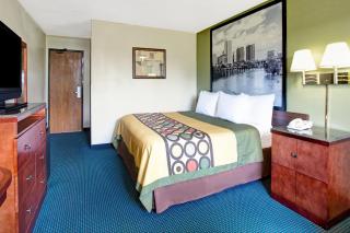 Super 8 by Wyndham Newport News/Jefferson Ave. - Newport News - 8