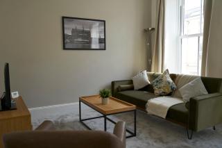 Modern Contractor & Key Worker Apartments in Central Gloucester by Kahuna Stays - - 9