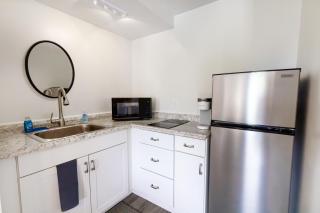 Anchor Bay Inn and Suites - Sandusky - 8