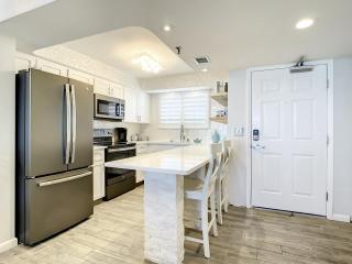 Beachfront Condo - OceanView, Pool & Steps to Flagler Ave - New Smyrna Beach - 9